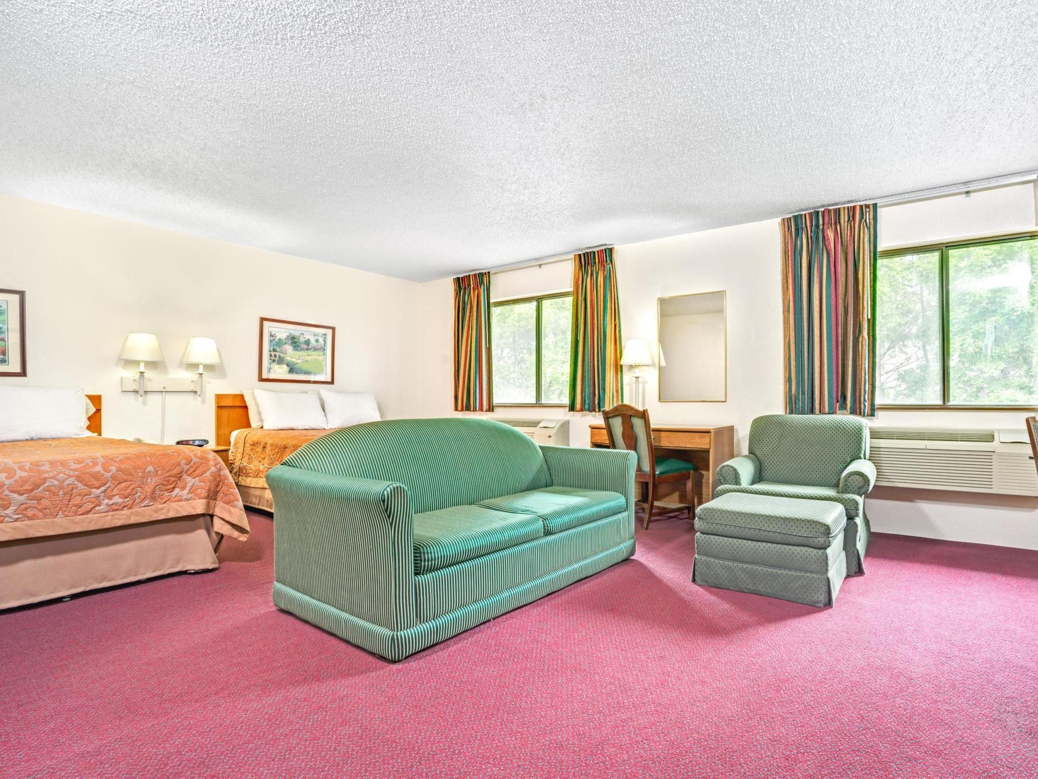 Hotel Super 8 By Wyndham 2*