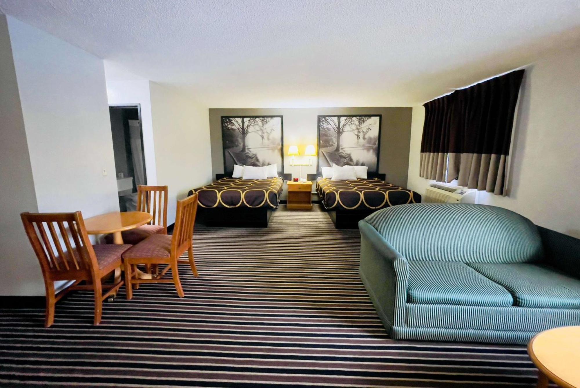 Hotel Super 8 By Wyndham 2*