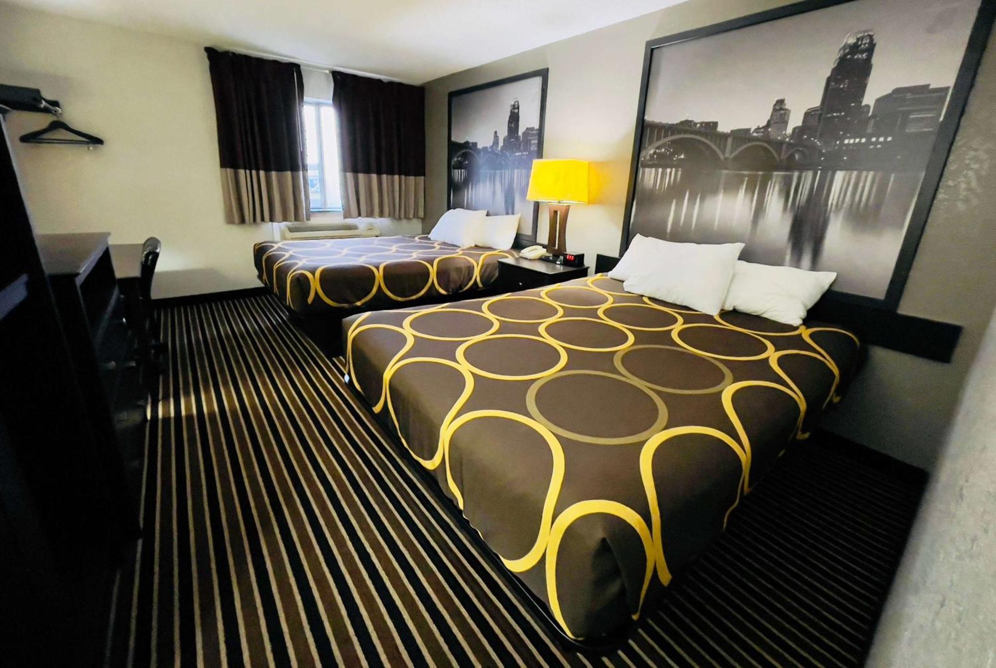 Super 8 By Wyndham Hotel 2*