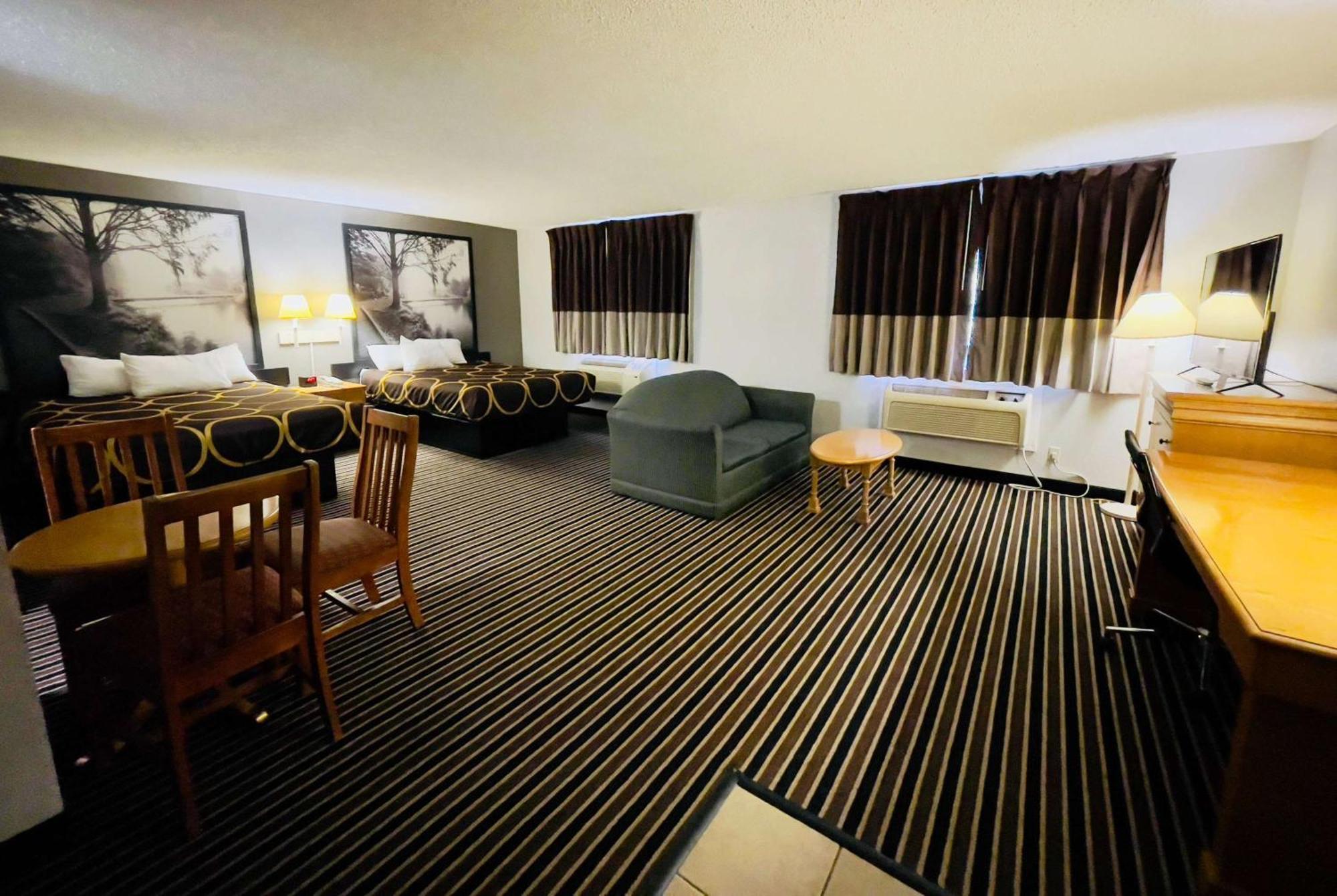 Hotel Super 8 By Wyndham 2*