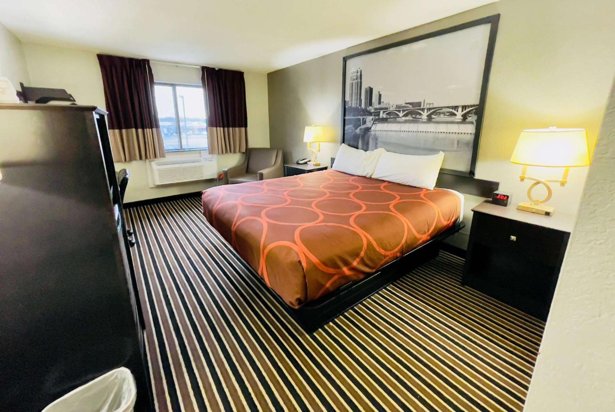 Super 8 By Wyndham Hotel Shakopee
