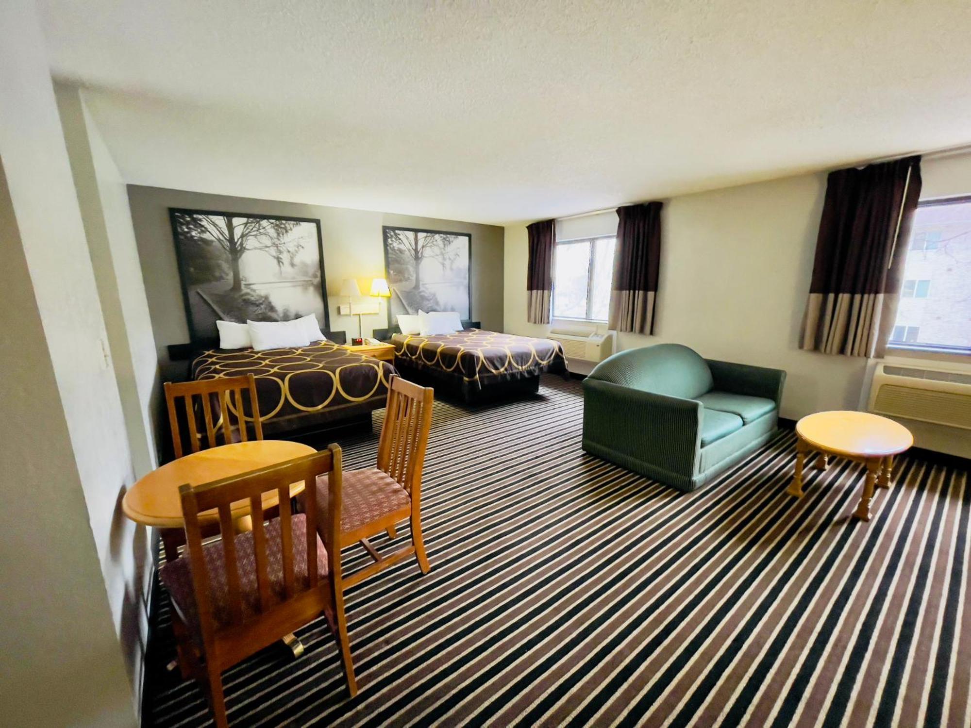Super 8 By Wyndham Hotel