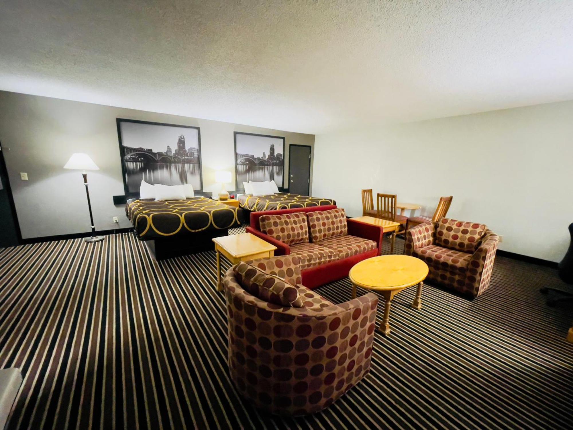 Super 8 By Wyndham Hotel