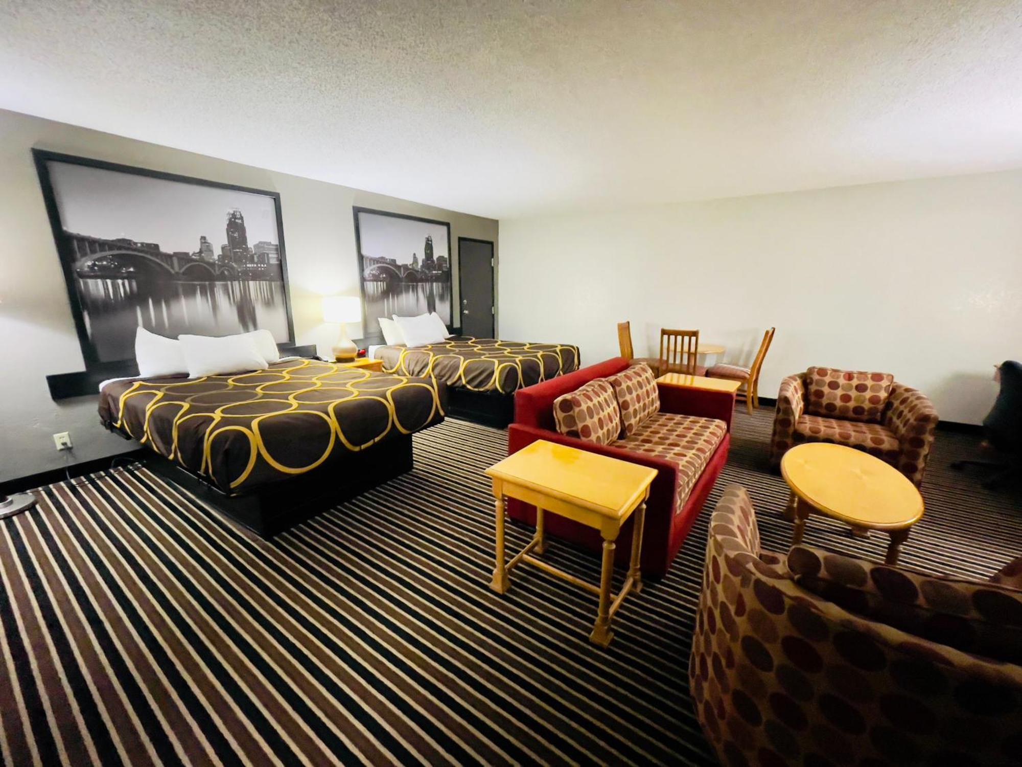 Super 8 By Wyndham Hotel
