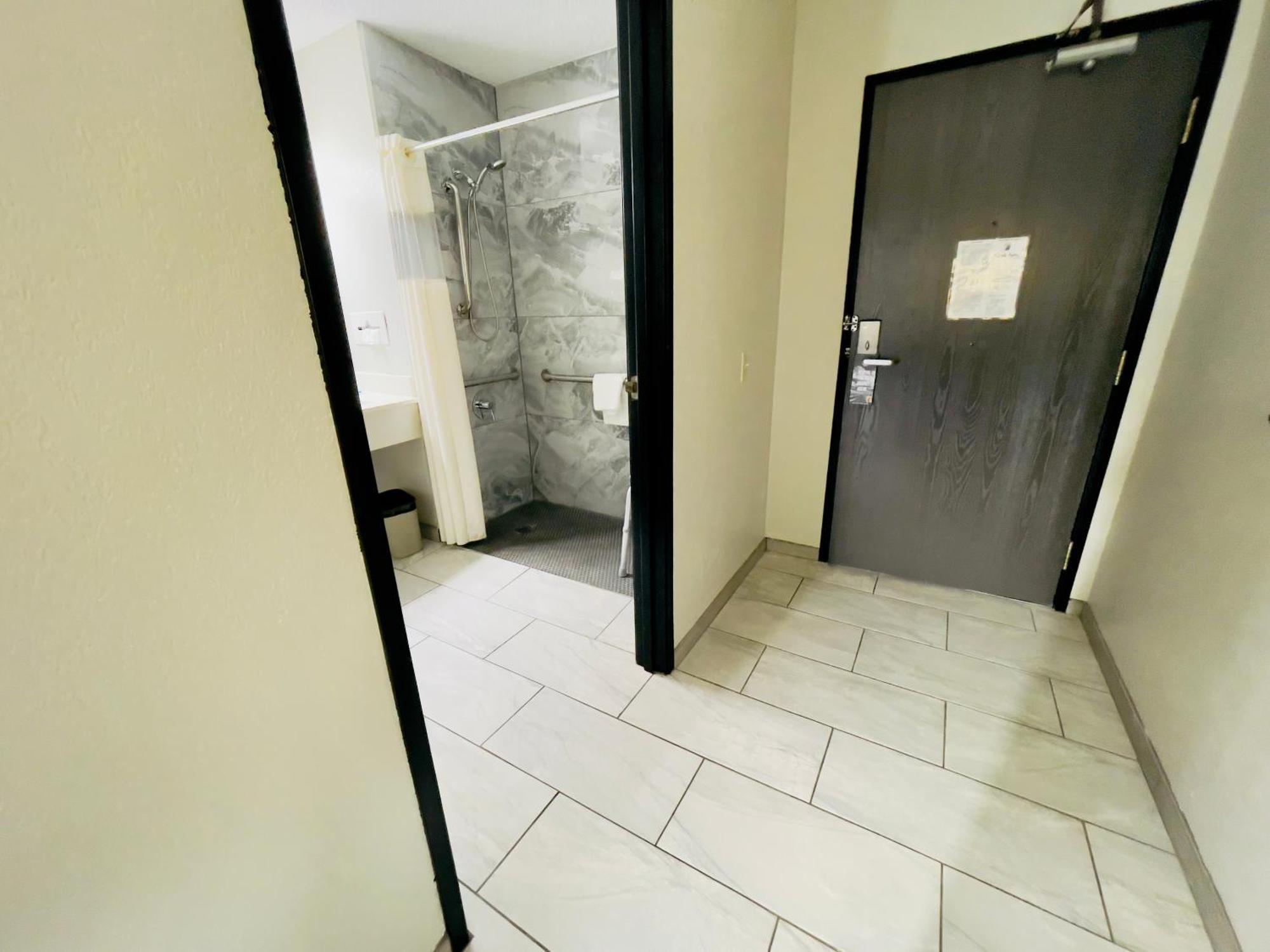 Super 8 By Wyndham Shakopee