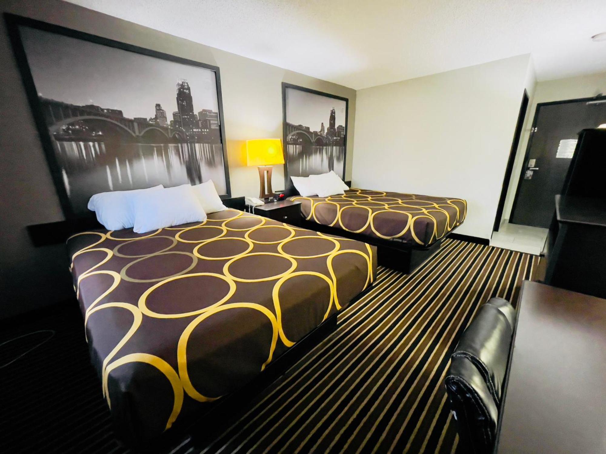 Hotel Super 8 By Wyndham 2*