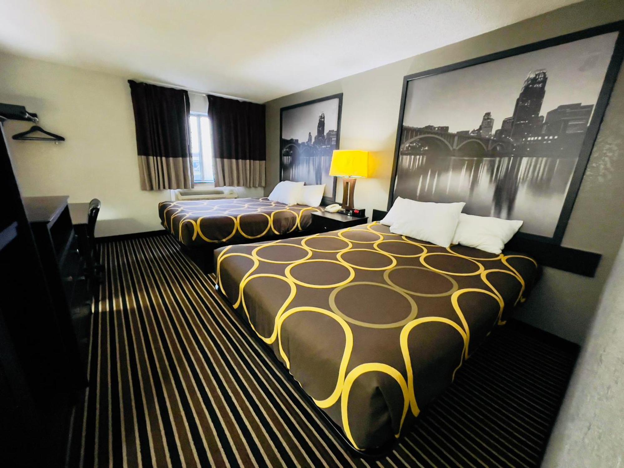 Super 8 By Wyndham Hotel Shakopee
