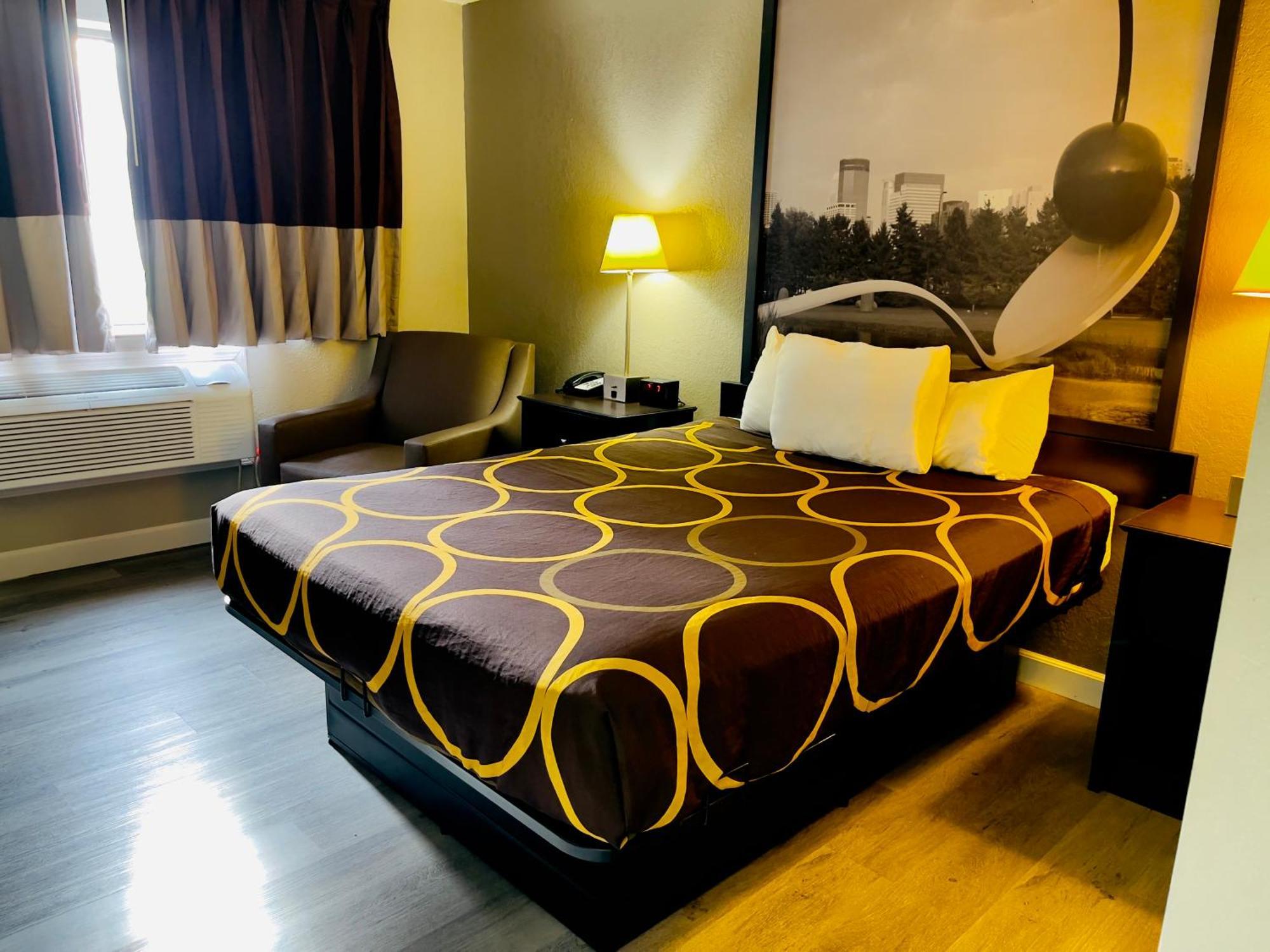 Super 8 By Wyndham Hotel Shakopee