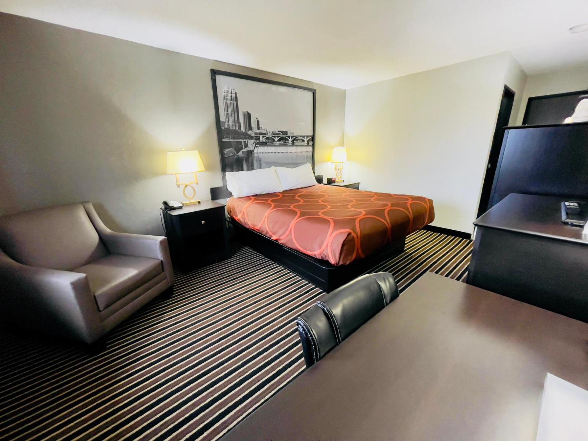 Super 8 By Wyndham Hotel 2*