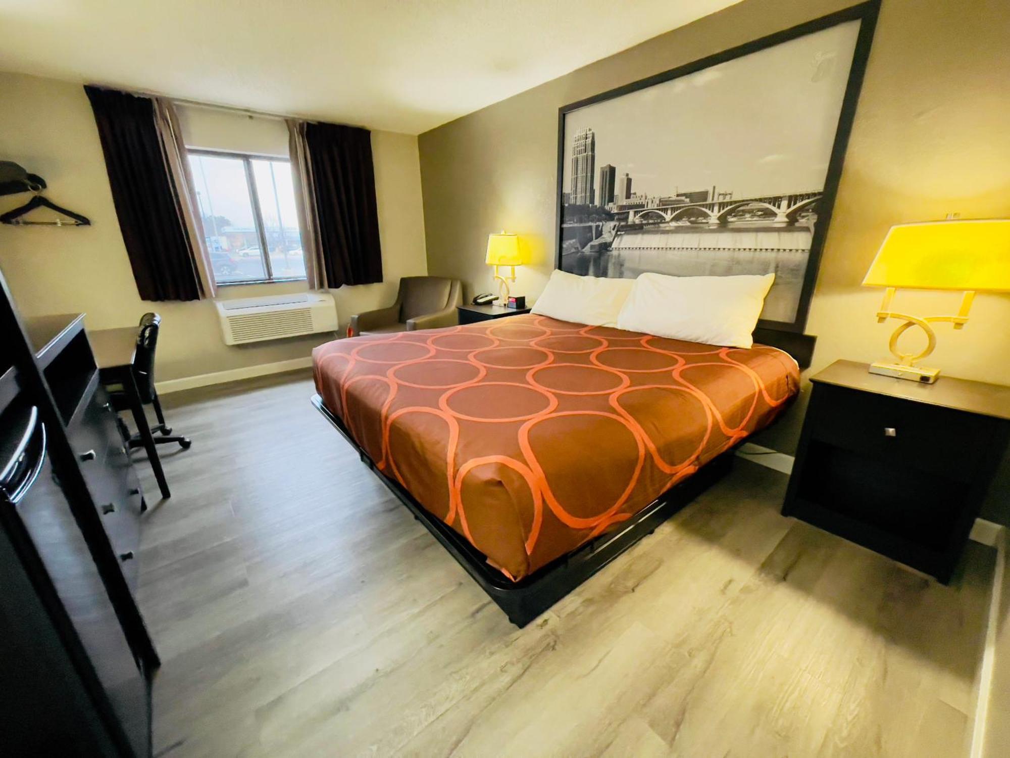 Super 8 By Wyndham Hotel 2*