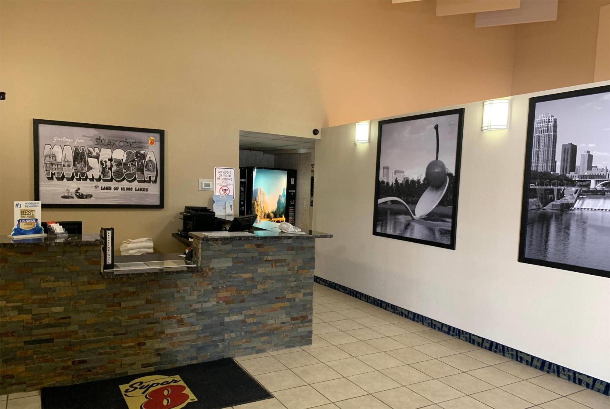 Super 8 By Wyndham Hotel Shakopee